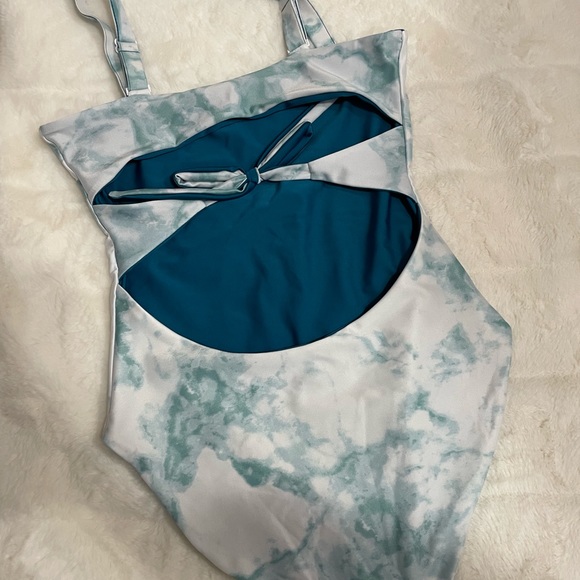 Old Navy One Piece Swimsuit - Picture 4 of 6
